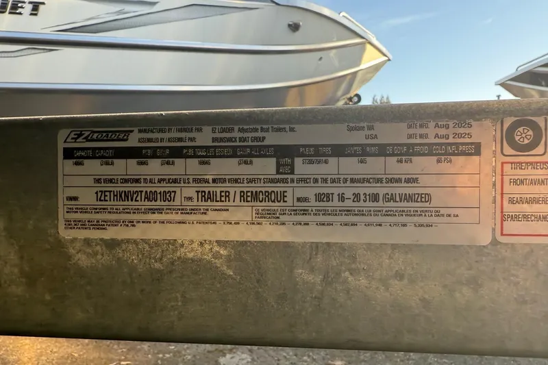 Slide: The Image of Trailer label with specifications, VIN, and manufacturing details for Thunder Jet 185 Luxor, 2026. - 54