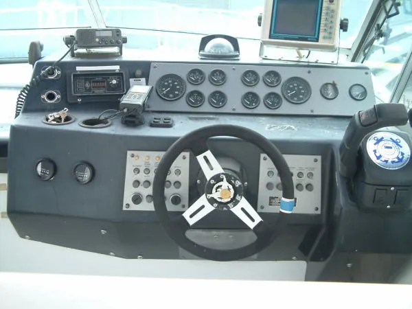 Slide: The Image of Chris-Craft Amerosport 1987 - 4