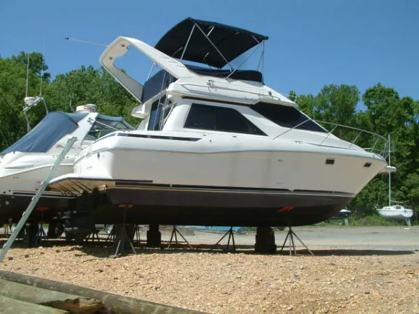 Slide: The Image of Bayliner Avanti 3258 1998 - 0