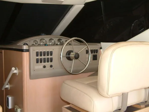Slide: The Image of Bayliner Avanti 3258 1998 - 1