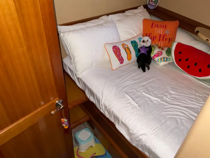 Slide: The Image of GUEST BUNK - 101