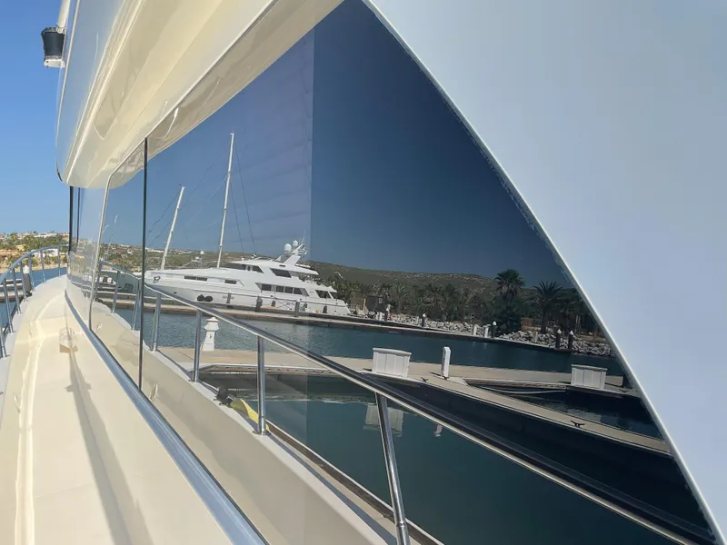 Slide: The Image of PORT SIDE WINDOWS - 14