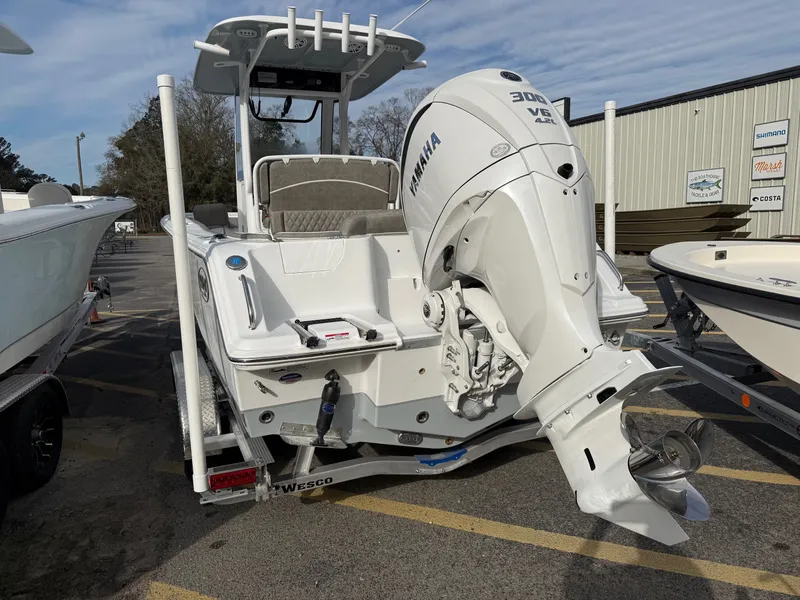 Slide: The Image of Sea Hunt Ultra 245 SE 2026 - 3