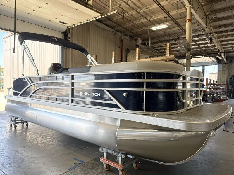 The Image of Bennington 22 S SWINGBACK 2026 - 1