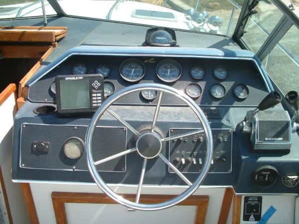 Slide: The Image of Sea Ray Amberjack 1989 - 2