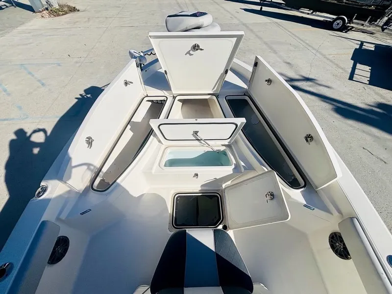 Slide: The Image of Ranger 2510 Bay 2021 - 3