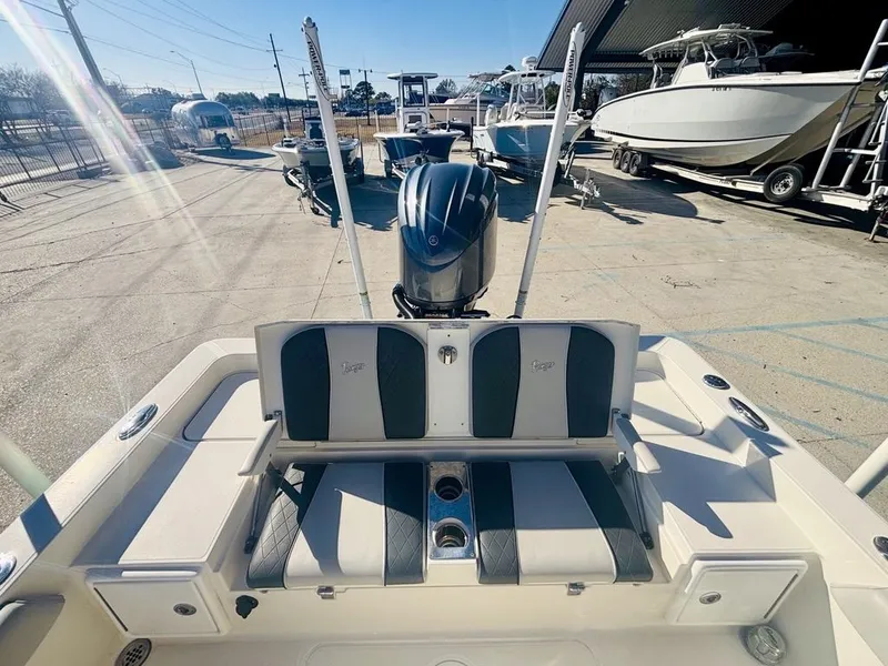 Slide: The Image of Ranger 2510 Bay 2021 - 6