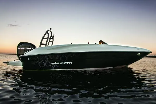 Slide: The Image of Bayliner Element 2015 - 2