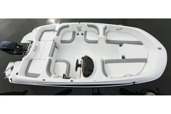 Slide: The Image of Bayliner Element 2015 - 3