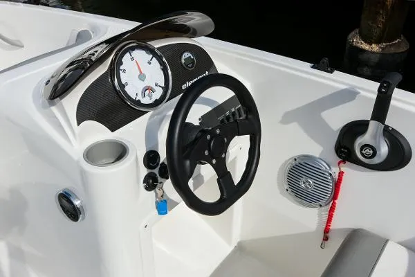 Slide: The Image of Bayliner Element 2015 - 5