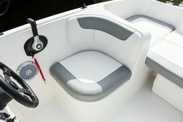 Slide: The Image of Bayliner Element 2015 - 6
