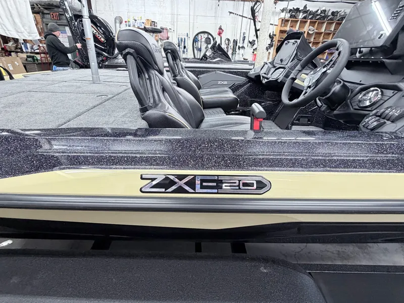 Slide: The Image of Skeeter ZXE20 2026 - 21