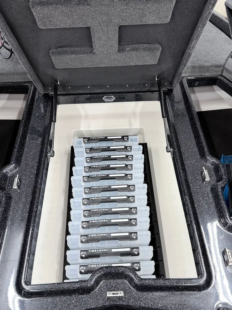 Slide: The Image of Skeeter ZXE20 2026 - 30