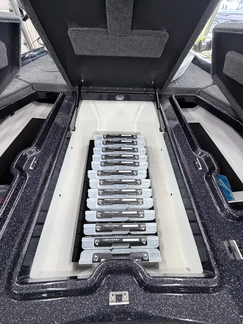 Slide: The Image of Skeeter ZXE21 2026 - 14