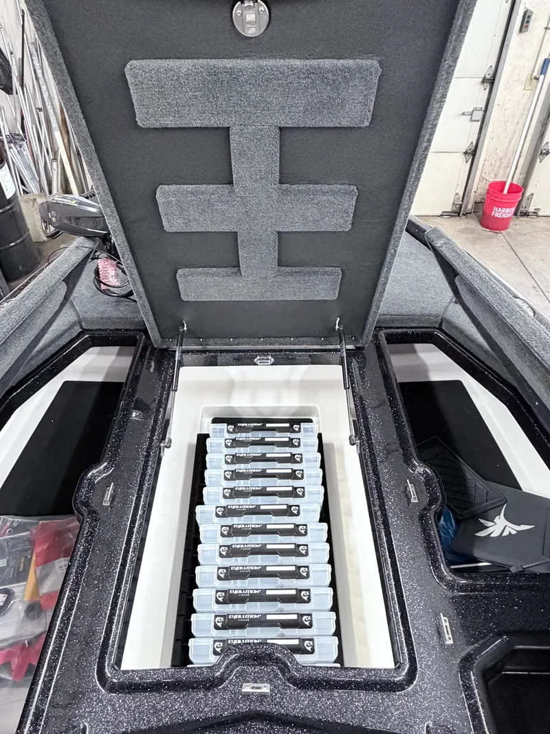 Slide: The Image of Skeeter ZXE20 2026 - 20