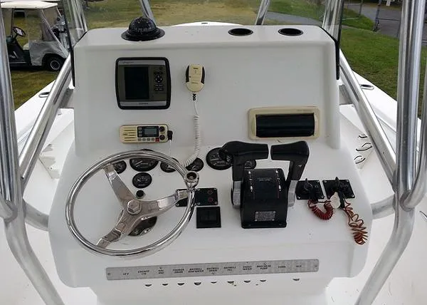Slide: The Image of SeaCraft center console 2003 - 7