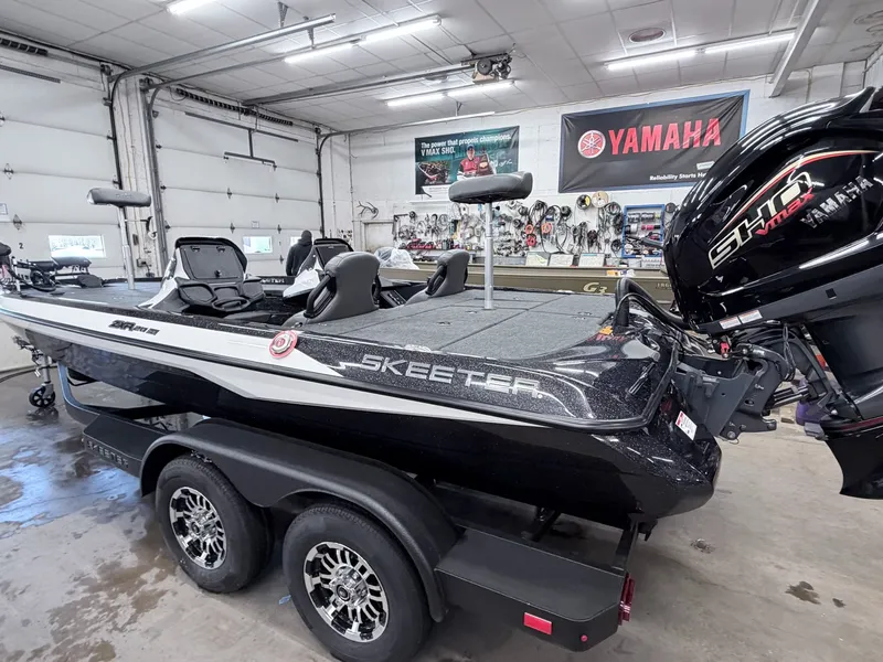 Slide: The Image of Skeeter ZXR20 SE 2026 - 11