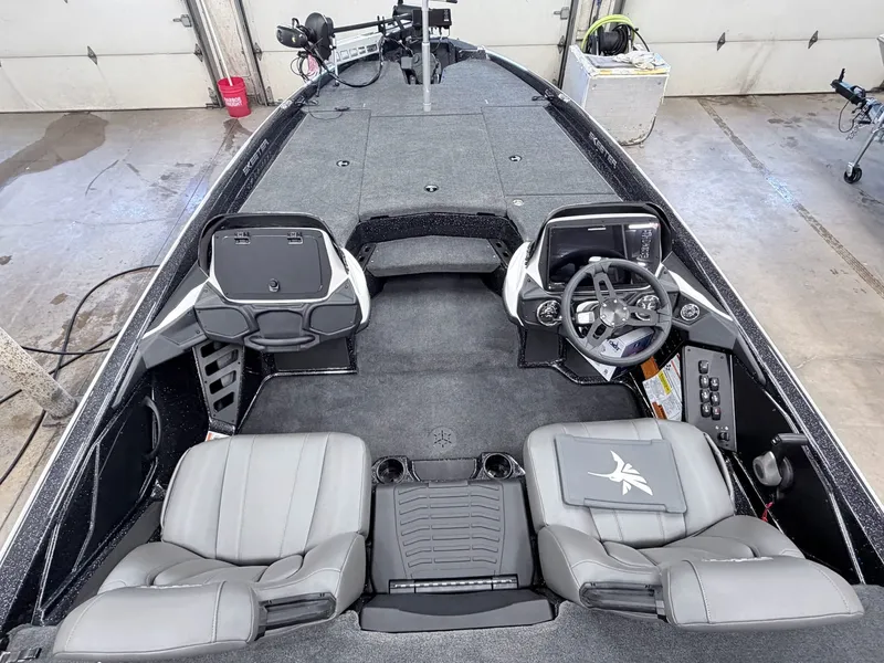 Slide: The Image of Skeeter ZXR20 SE 2026 - 12