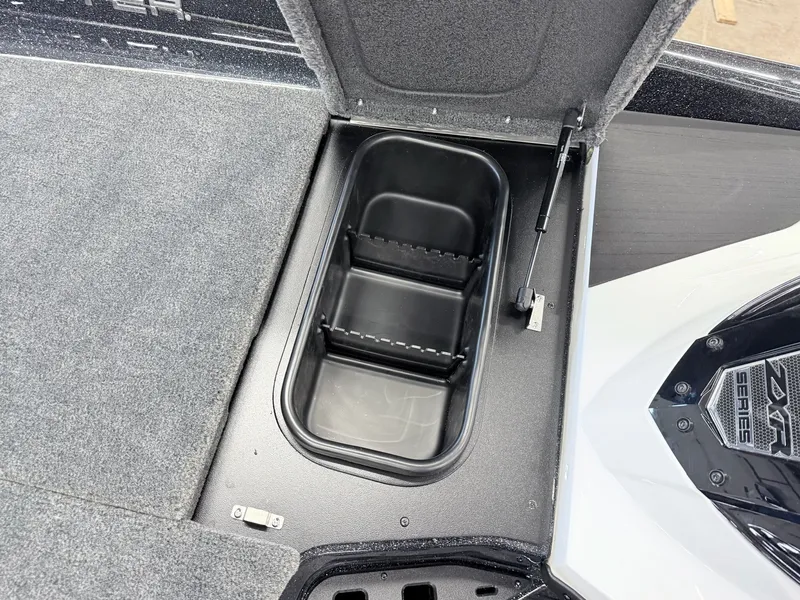 Slide: The Image of Skeeter ZXR20 SE 2026 - 20