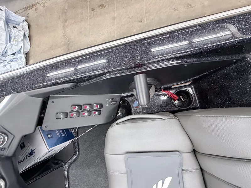 Slide: The Image of Skeeter ZXR20 SE 2026 - 24