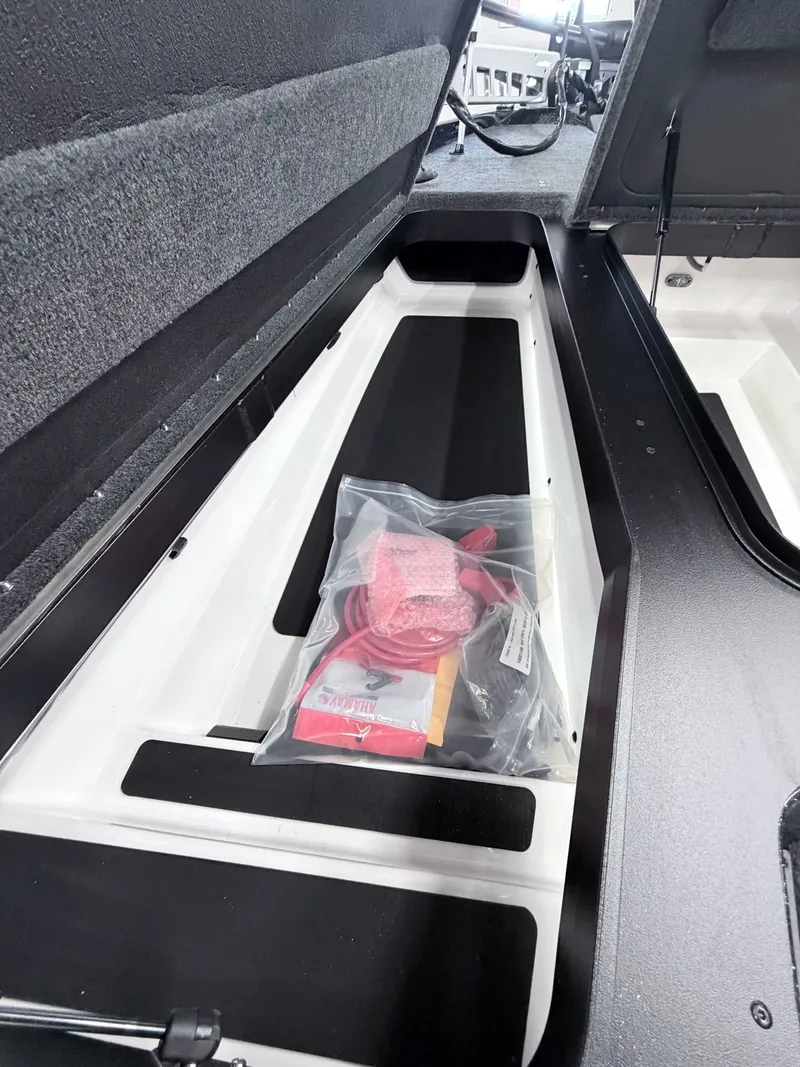 Slide: The Image of Skeeter ZXR20 SE 2026 - 27