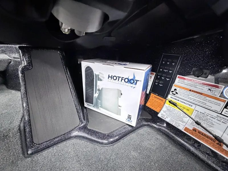 Slide: The Image of Skeeter ZXR20 SE 2026 - 30