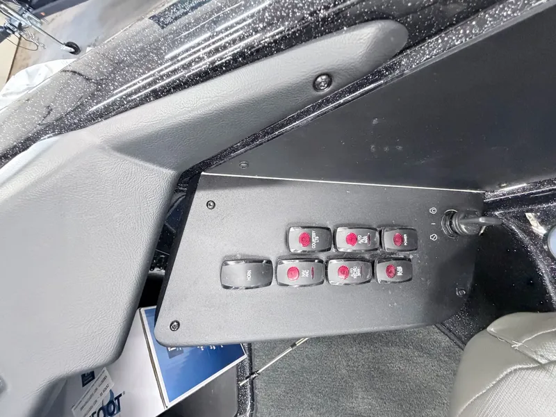 Slide: The Image of Skeeter ZXR20 SE 2026 - 34