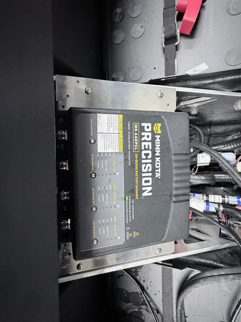 Slide: The Image of Skeeter ZXR20 SE 2026 - 35