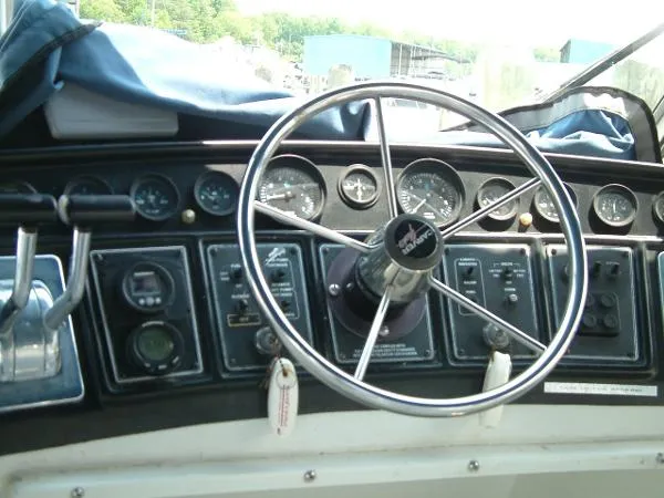 Slide: The Image of Carver Yachts Mariner 1993 - 6