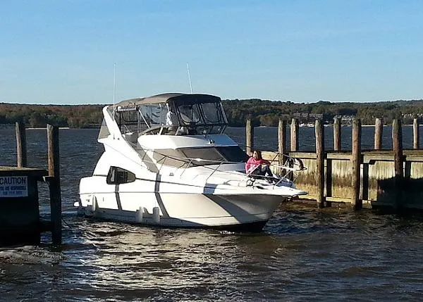 Slide: The Image of Silverton 330 Sport Bridge 2005 - 2