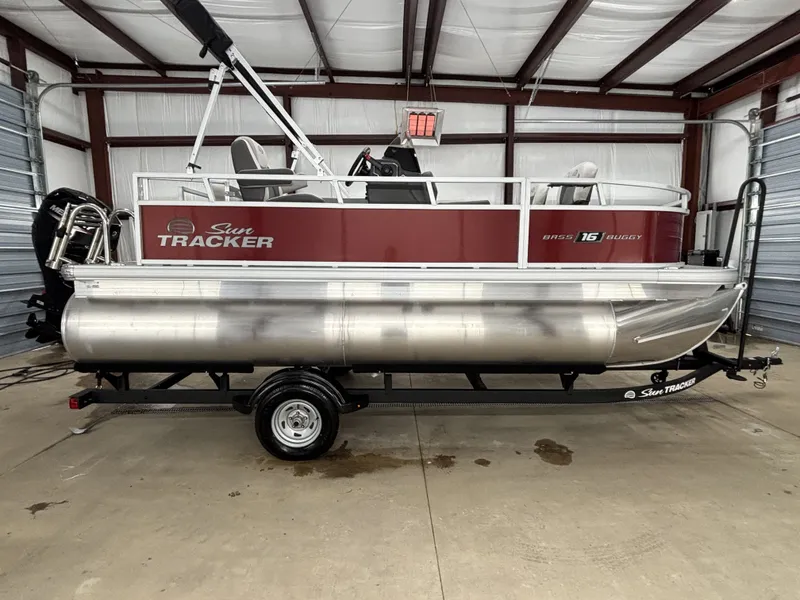 The Image of Sun Tracker Bass Buggy 16 XL Select 2026 - 1