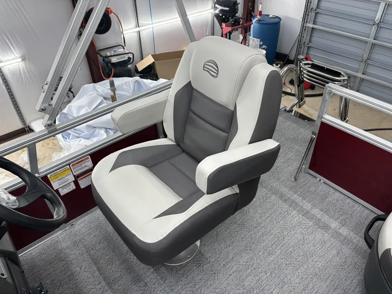 Slide: The Image of Sun Tracker Bass Buggy 16 XL Select 2026 - 13