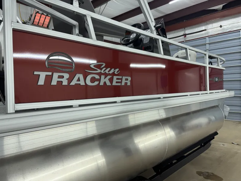 Slide: The Image of Sun Tracker Bass Buggy 16 XL Select 2026 - 9