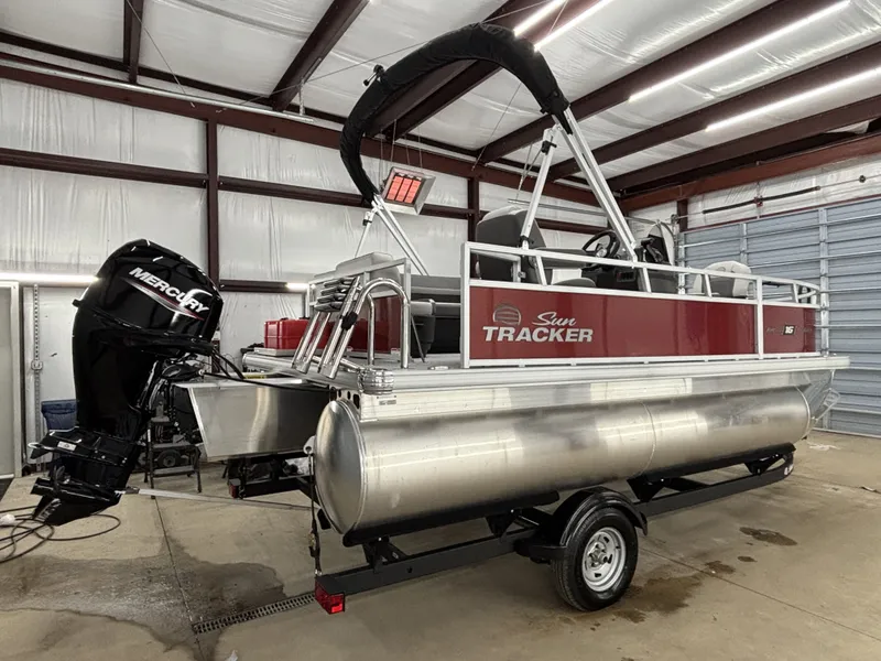 Slide: The Image of Sun Tracker Bass Buggy 16 Select 2026 - 13