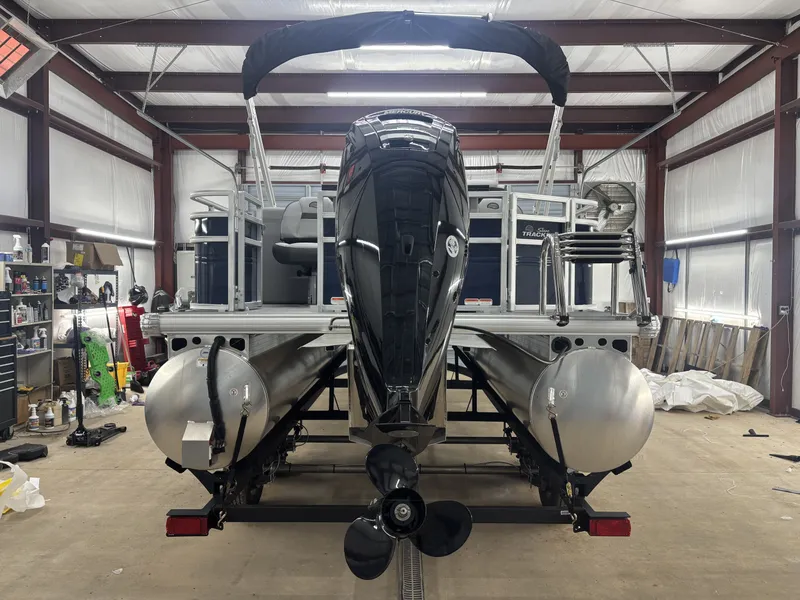 Slide: The Image of Sun Tracker SportFish 20 DLX 2026 - 3