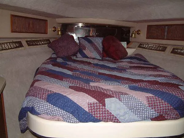 Slide: The Image of Sea Ray Express Cruiser 1985 - 4