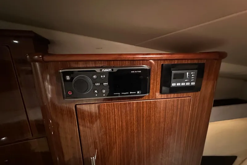 Slide: The Image of Fusion Sound System & AC/Heat Controls - 38