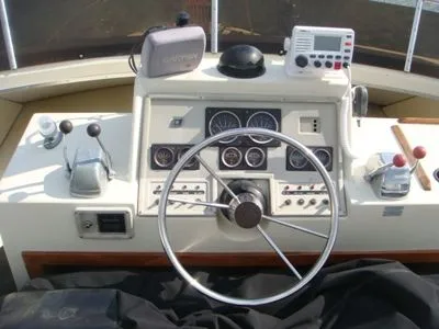 Slide: The Image of Trojan F-32 Flybridge Convertible 1986 - 2