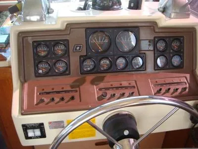 Slide: The Image of Trojan F-32 Flybridge Convertible 1986 - 9