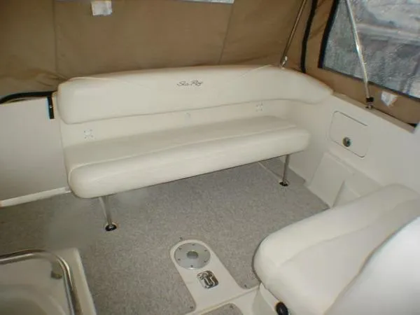 Slide: The Image of Sea Ray 260 Sundancer 2004 - 9