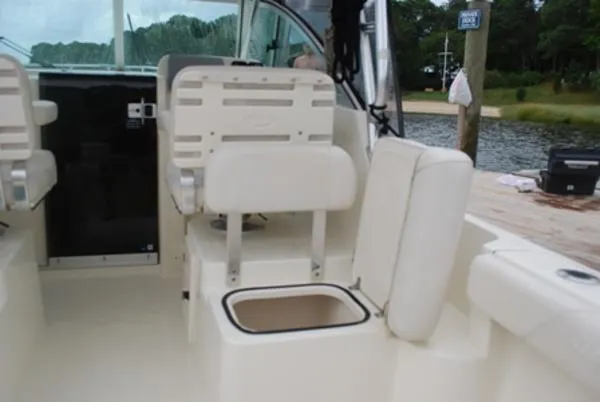 Slide: The Image of Pursuit Offshore Cuddy 2006 - 7