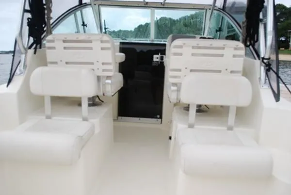Slide: The Image of Pursuit Offshore Cuddy 2006 - 9