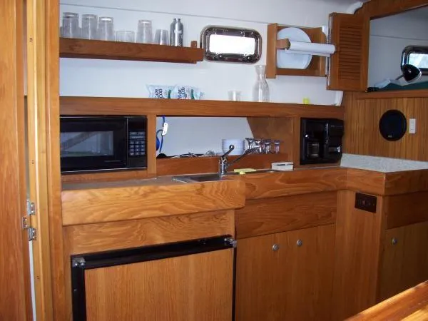 Slide: The Image of Mainship PILOTHOUSE EXPRESS 2002 - 4