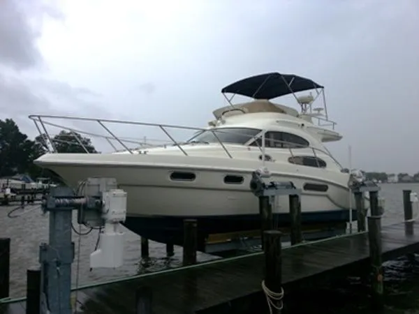 Slide: The Image of Sealine F-37 Flybridge Sedan 2002 - 5