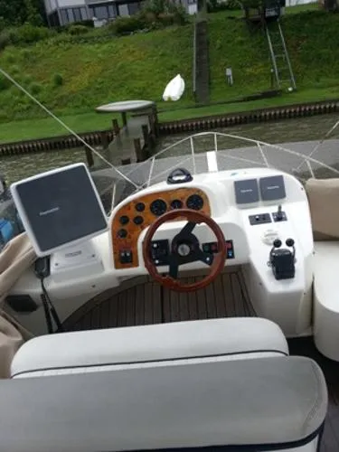 Slide: The Image of Sealine F-37 Flybridge Sedan 2002 - 8
