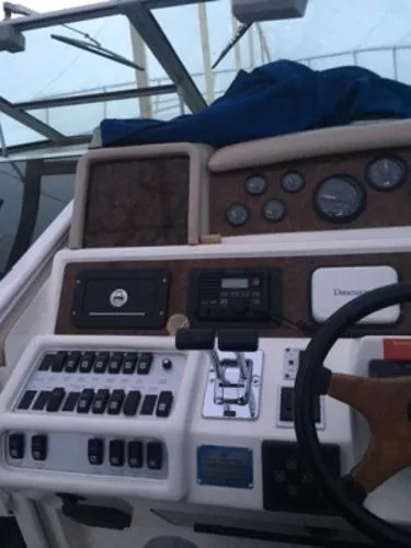 Slide: The Image of Sea Ray Express Cruiser 1995 - 4