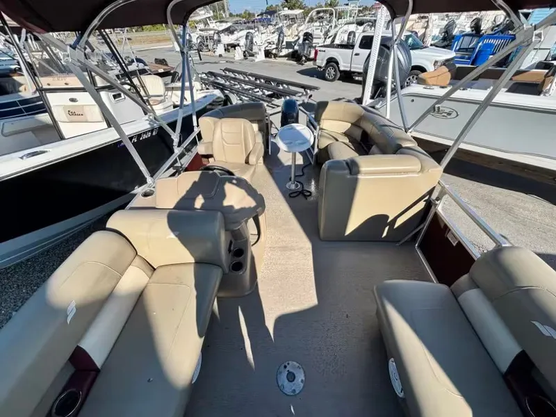 Slide: The Image of Starcraft 18 LX 2020 - 5