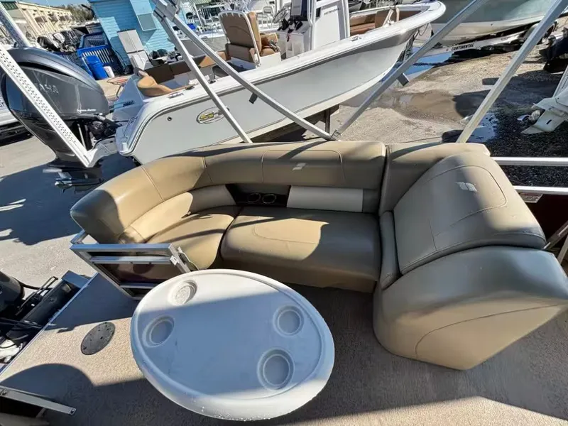 Slide: The Image of Starcraft 18 LX 2020 - 7