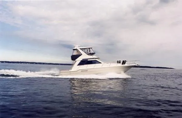 Slide: The Image of Sea Ray Convertible Flybridge 1991 - 2