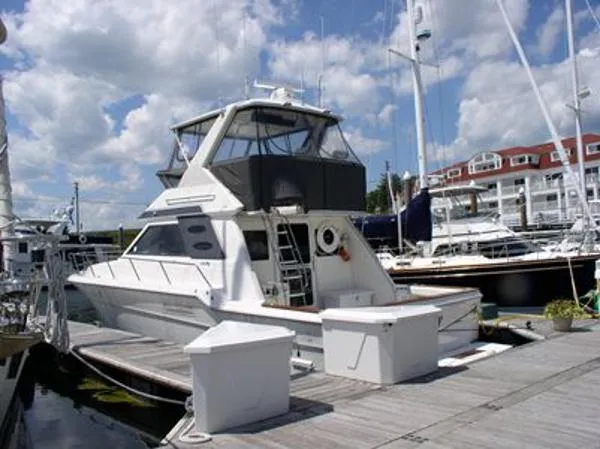 Slide: The Image of Sea Ray Convertible Flybridge 1991 - 5